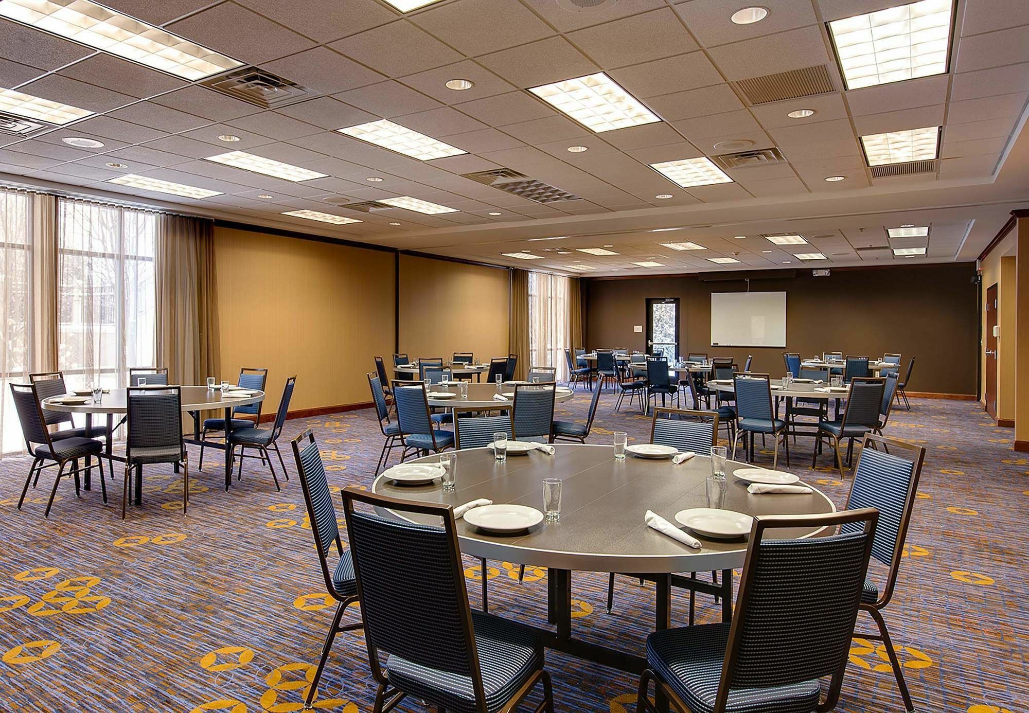Courtyard By Marriott Chicago Schaumburg/Woodfield Mall Eksteriør bilde